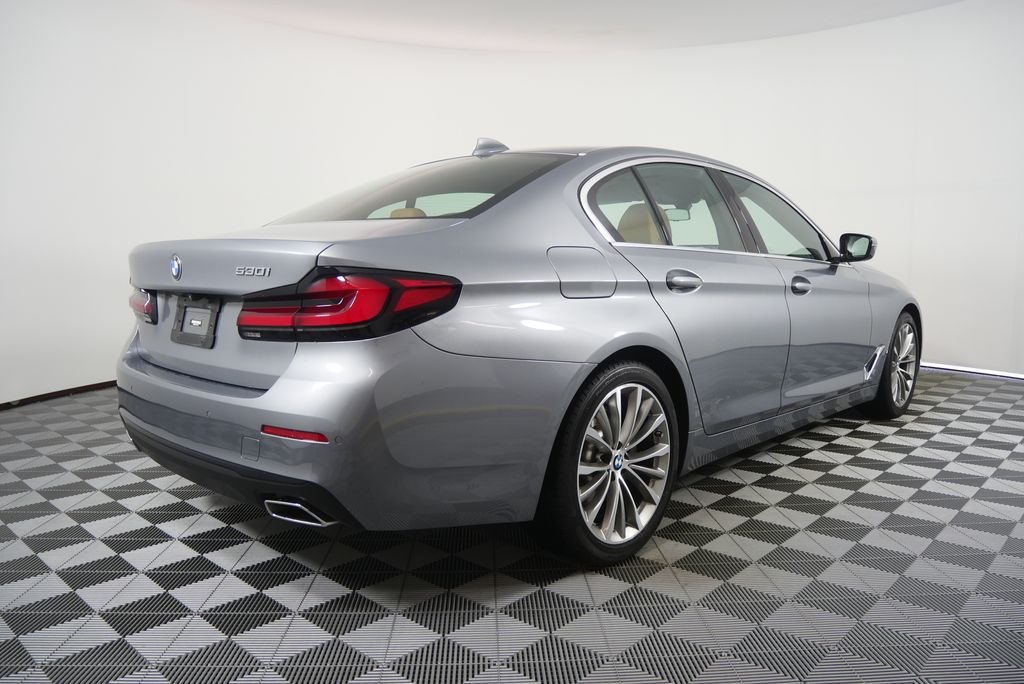 Certified Used 2023 Skyscraper Grey Metallic BMW 530i image 3