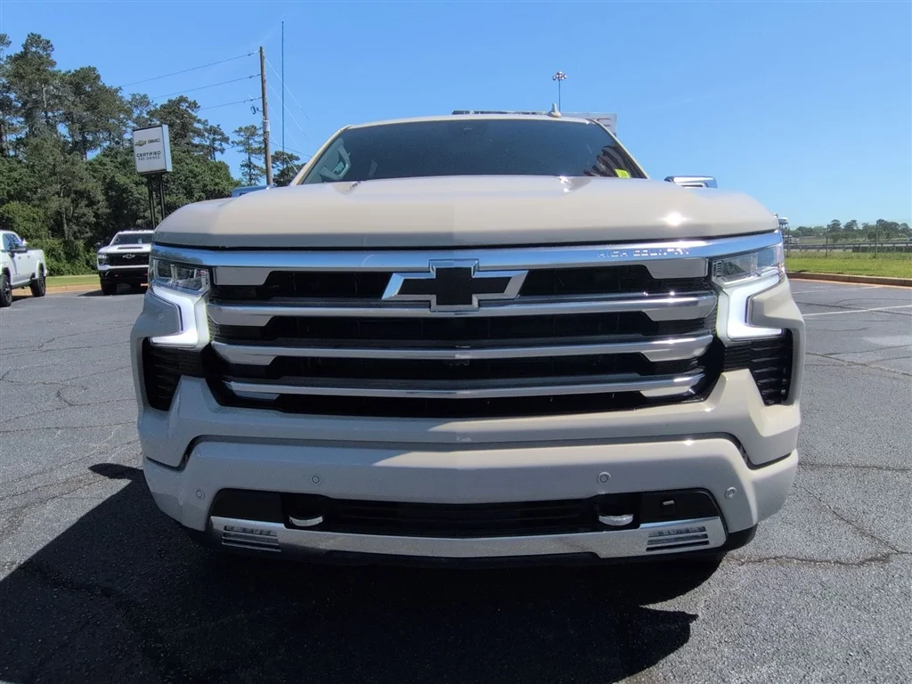 Used 2026 White Sands Chevrolet High Country image 32
