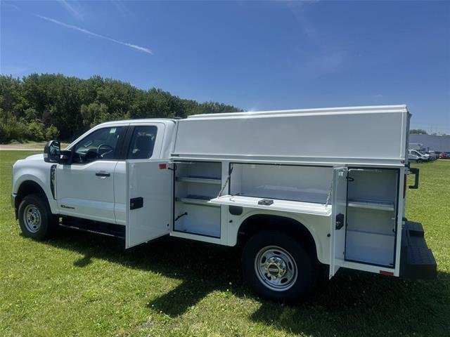 New 2026 Oxford White Ford F-350® XL image 28
