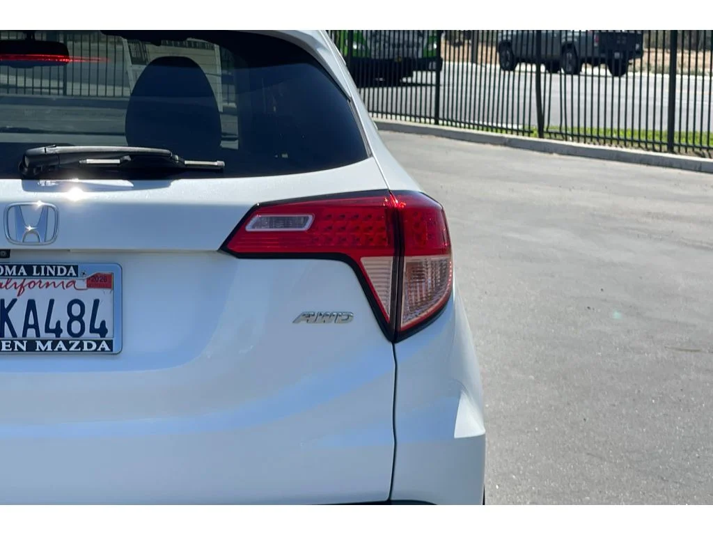 Used 2018 White Orchid Pearl Honda EX-L Navi image 50