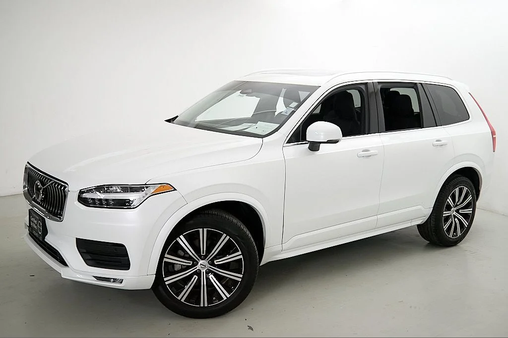 Certified Used 2023 Crystal White Volvo Core image 3