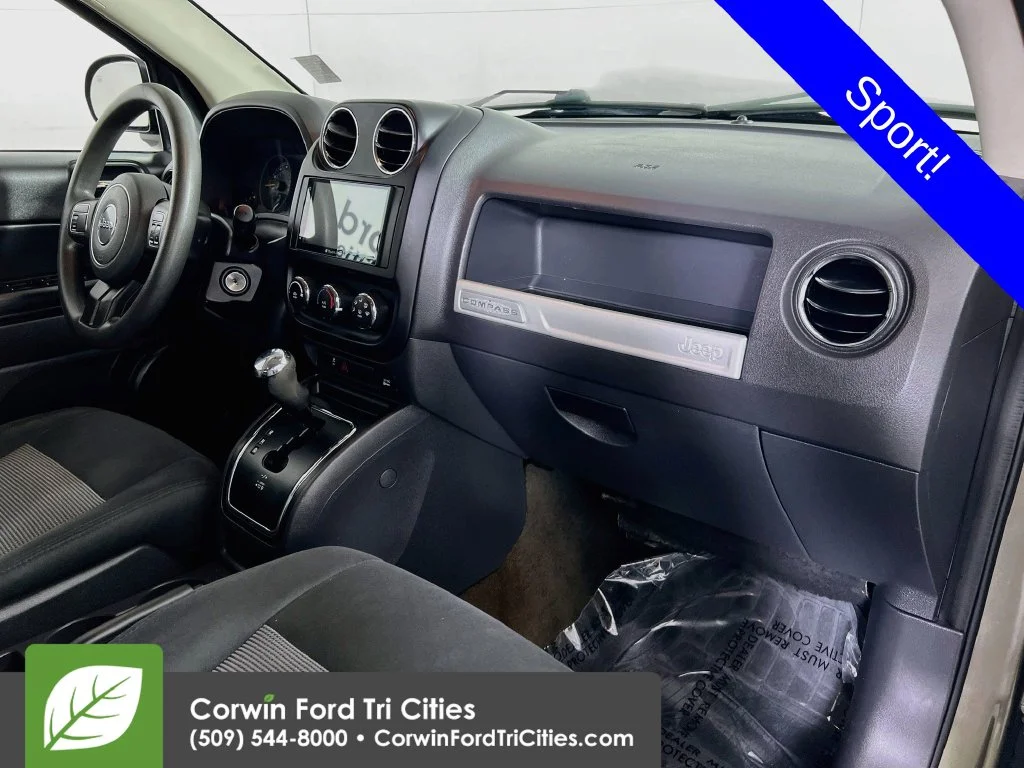 Used 2016 Green Jeep Sport image 25
