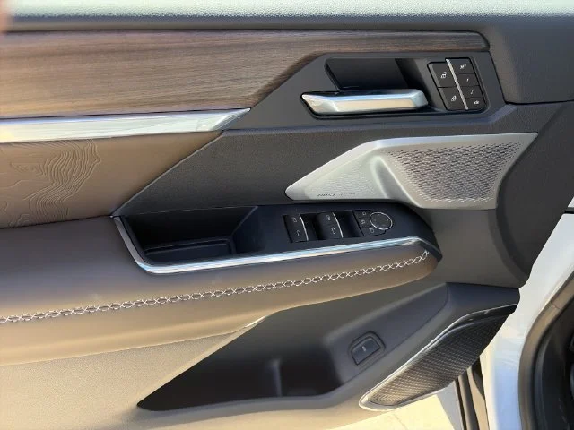 New 2027 White GMC Denali Ultimate image 16