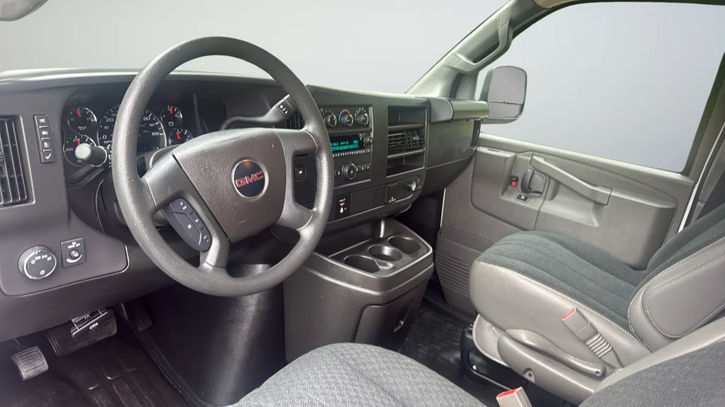 Used 2025 White GMC Work Van image 12