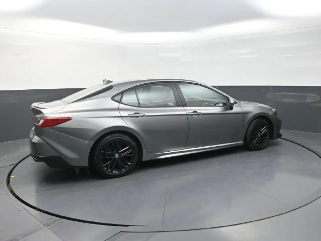 Used 2025  Toyota SE image 8