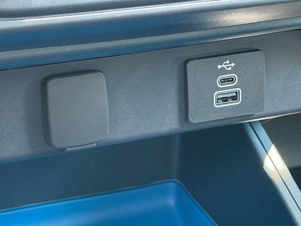 New 2026 Carbonized Gray Metallic Ford XLT image 16
