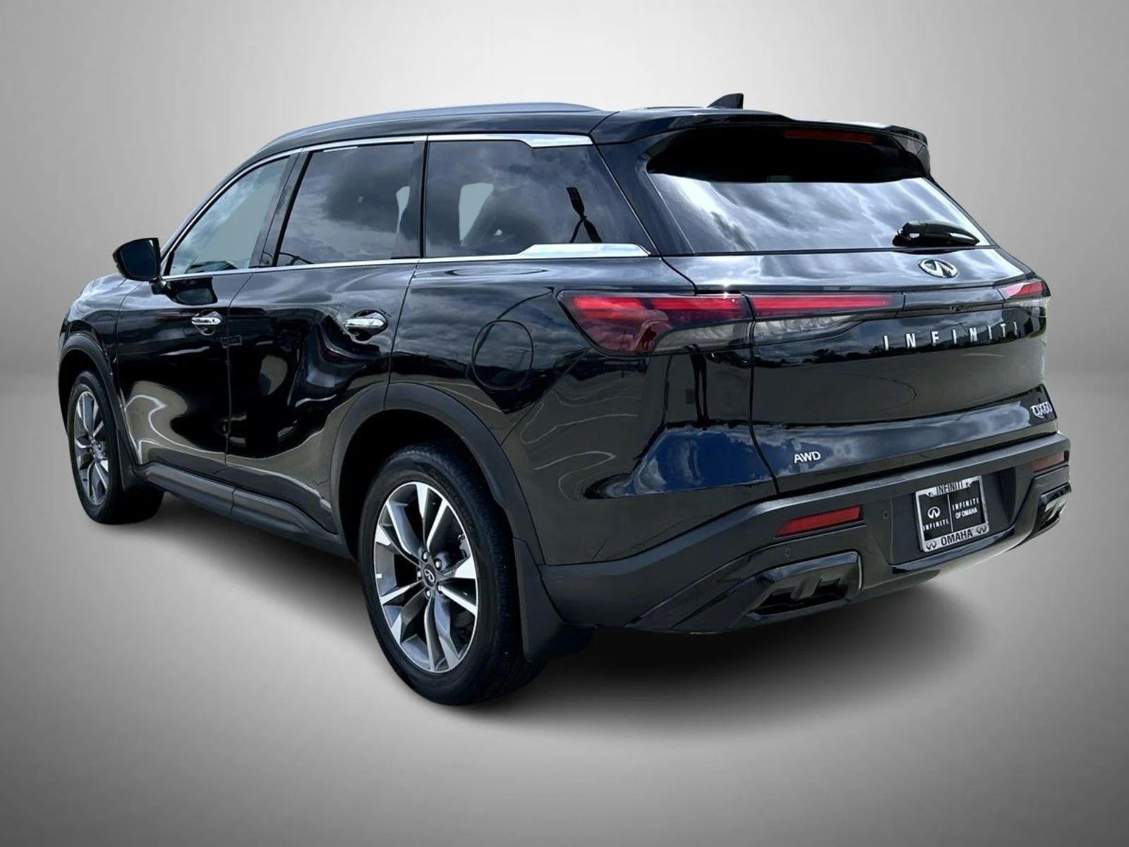 Used 2025 Black INFINITI LUXE image 7