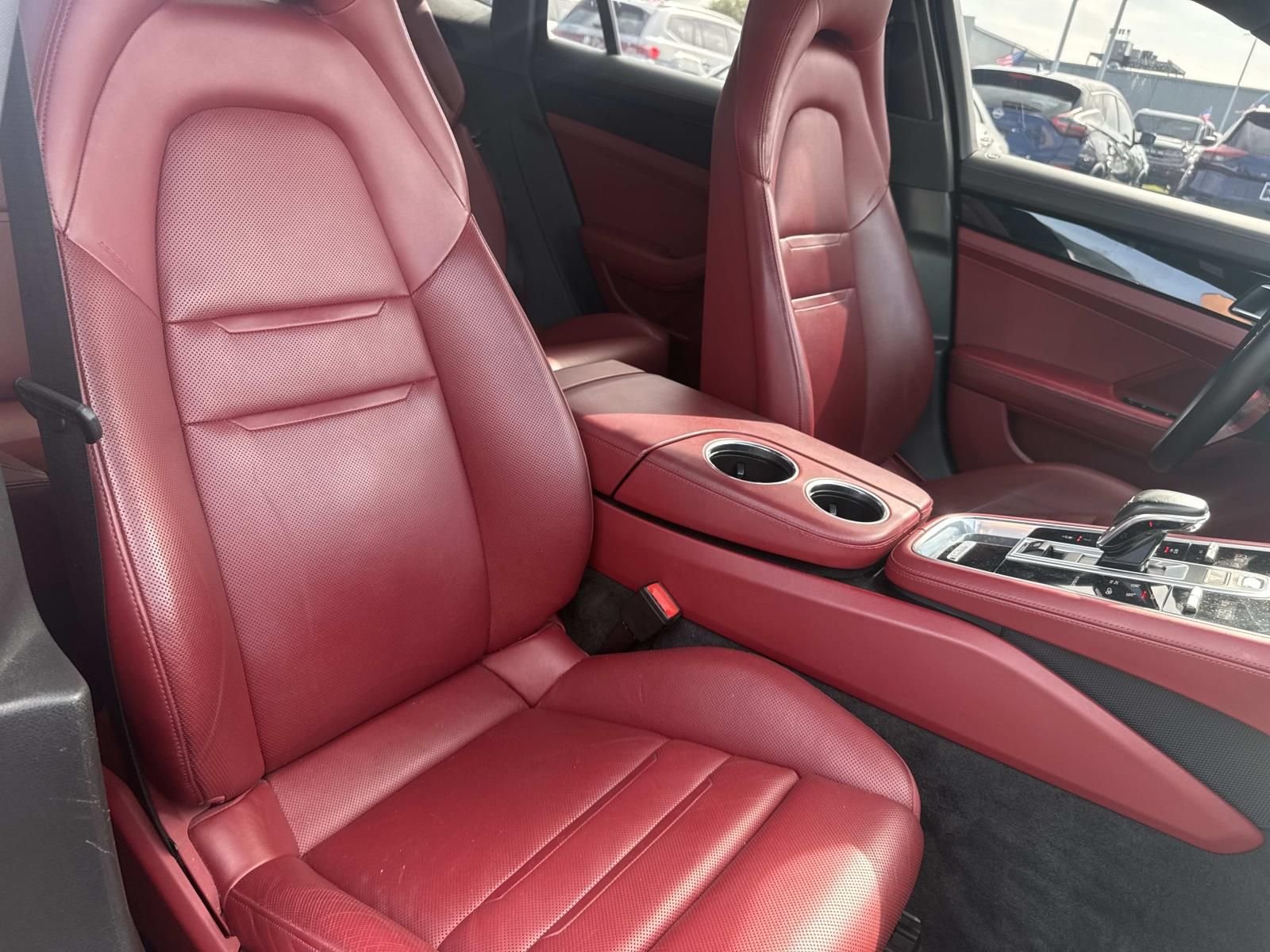 Used 2018  Porsche 4S image 12