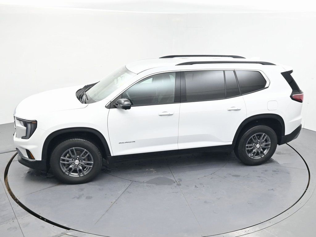 Used 2025 Summit White GMC Elevation image 24