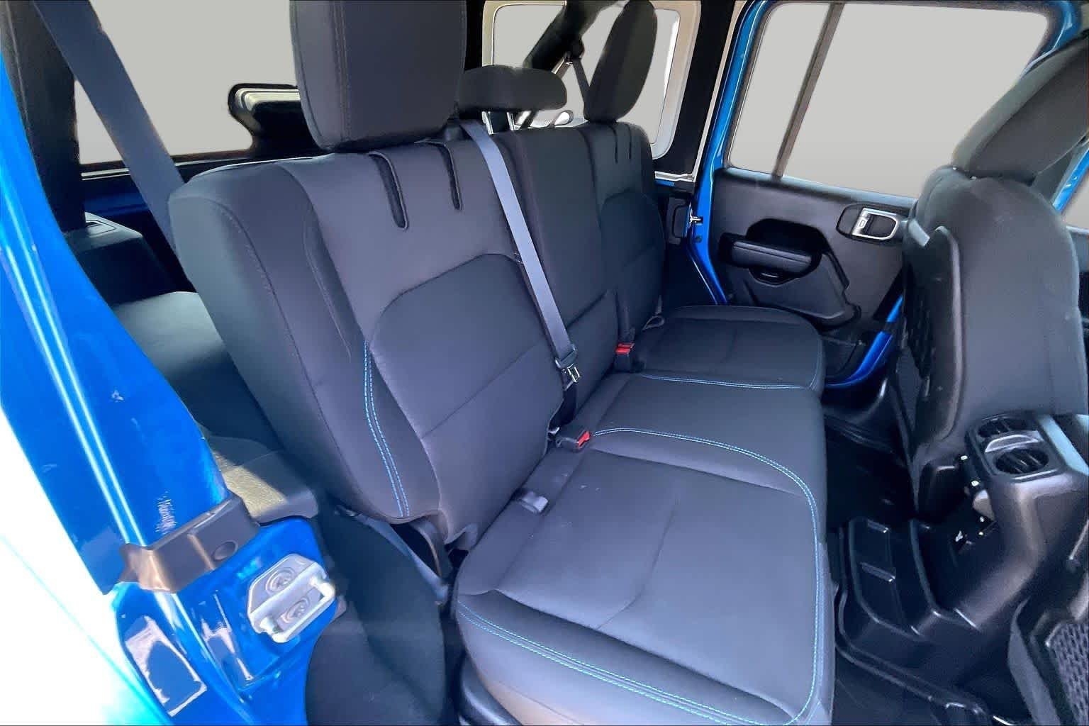 Used 2023 Hydro Blue Pearlcoat Jeep Rubicon image 19