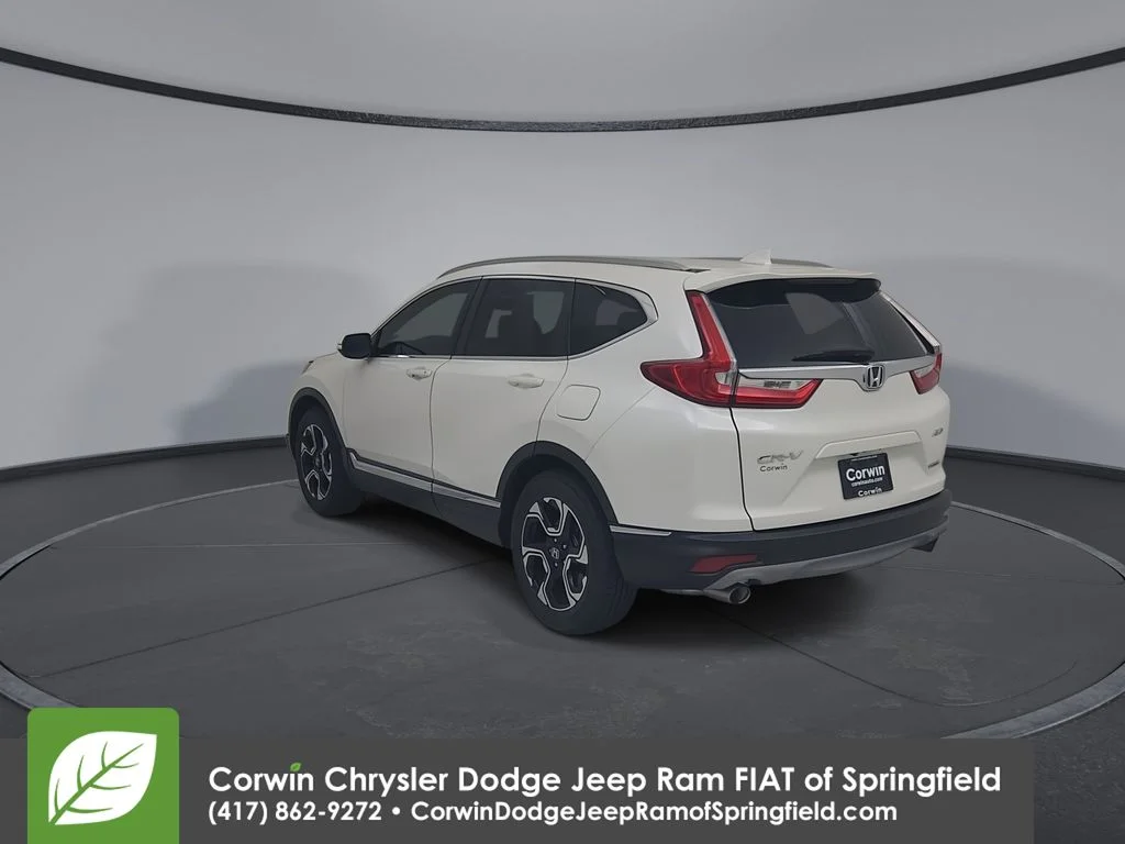 Used 2018 White Honda Touring image 11