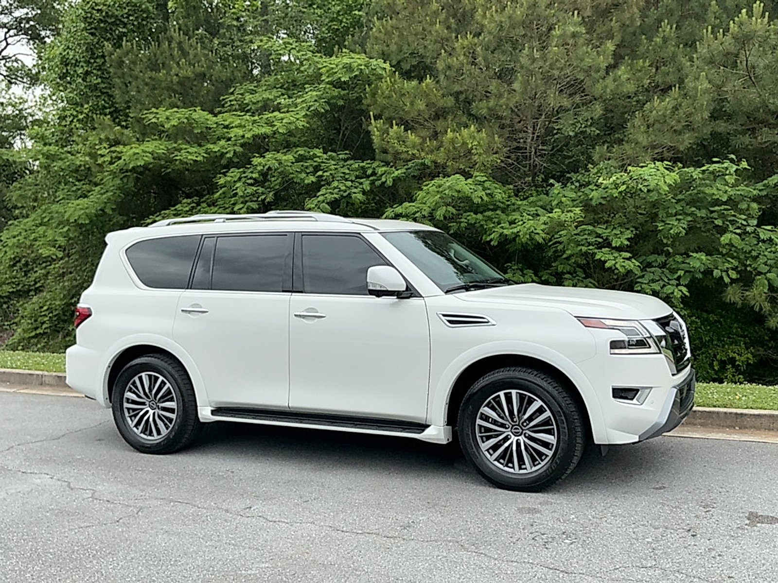 2024 Nissan Armada SL 4X2's photo