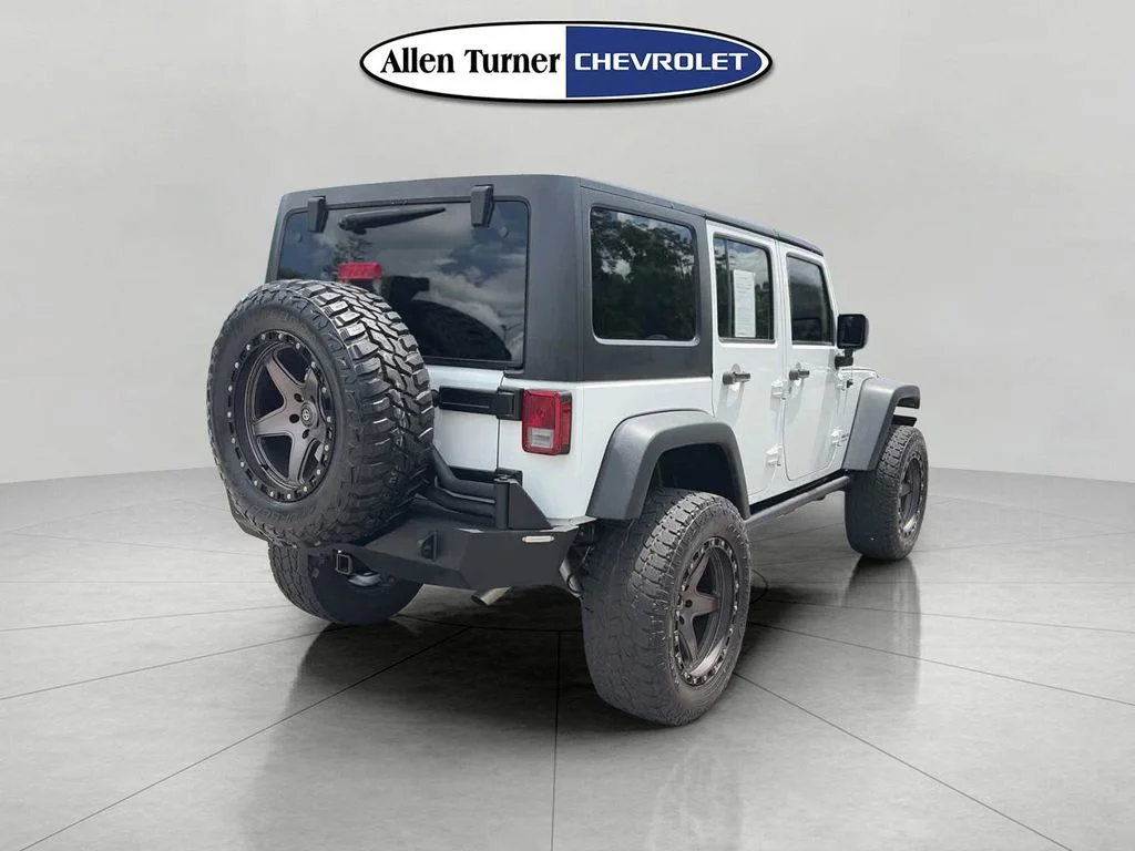 Used 2016 White Jeep Unlimited Rubicon image 4