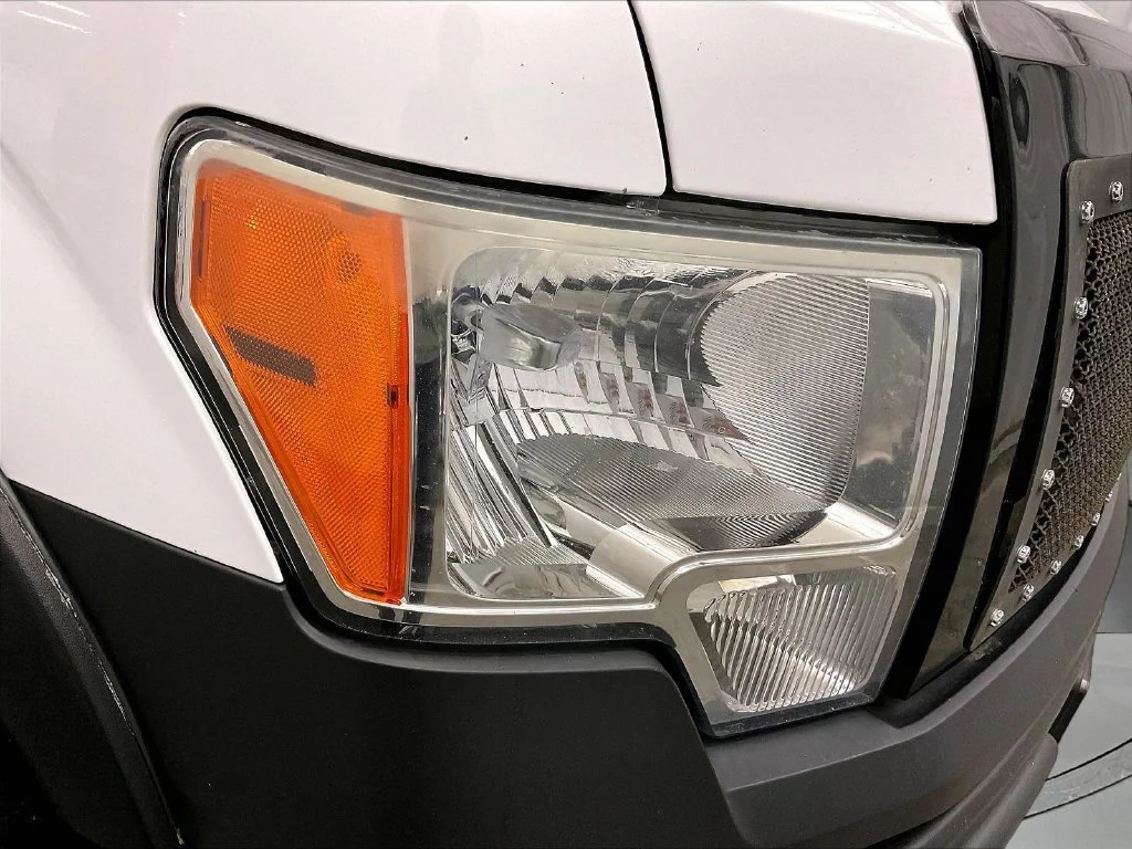 Used 2013 White Ford XL image 33