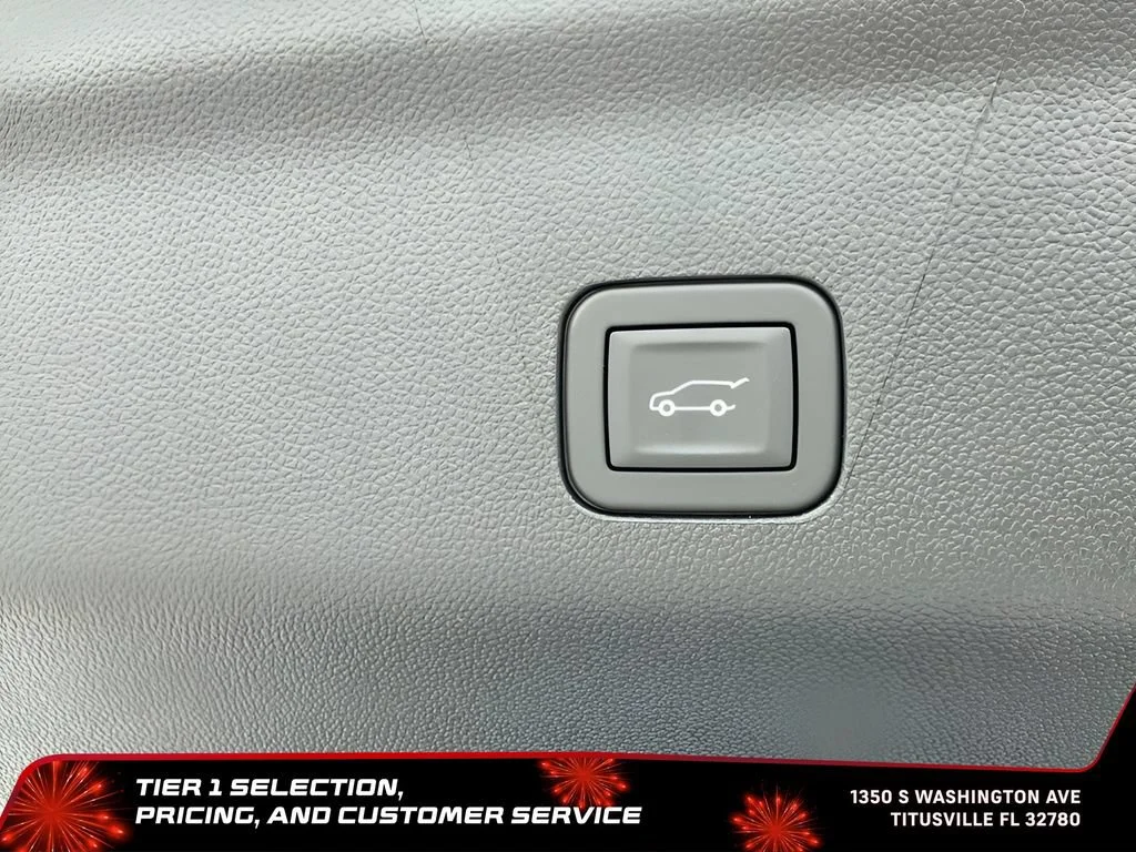 New 2026 Summit White GMC Elevation image 17
