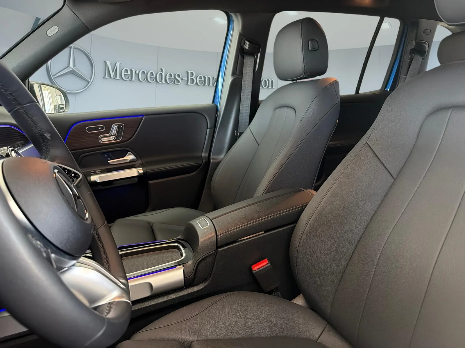 Used 2026 White Mercedes-Benz Glb 250 4matic Suv image 13