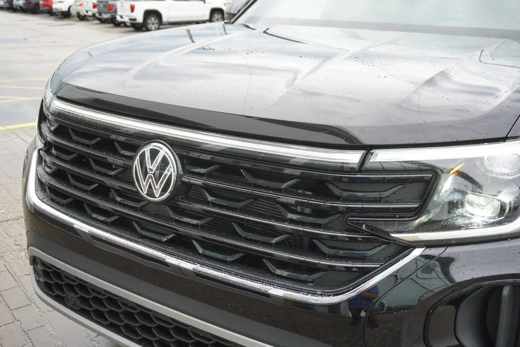 New 2026 Black Volkswagen SE w/Technology image 34