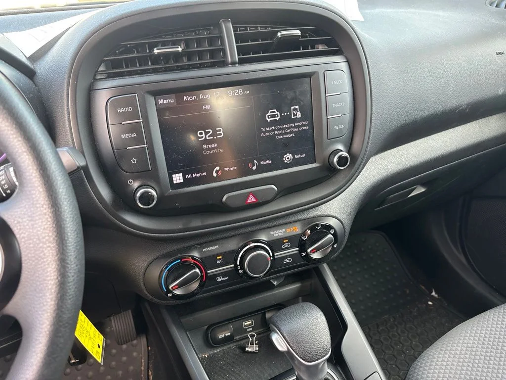 Used 2025 Mars Orange Kia LX image 10