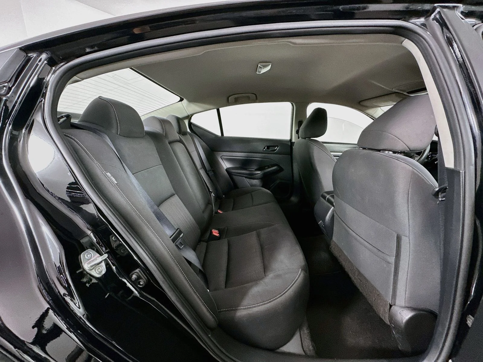 Used 2023 Super Black Clearcoat Nissan 2.5 SV image 25
