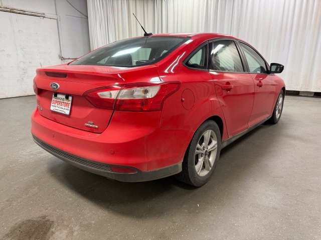 Used 2014 Red Ford SE image 5