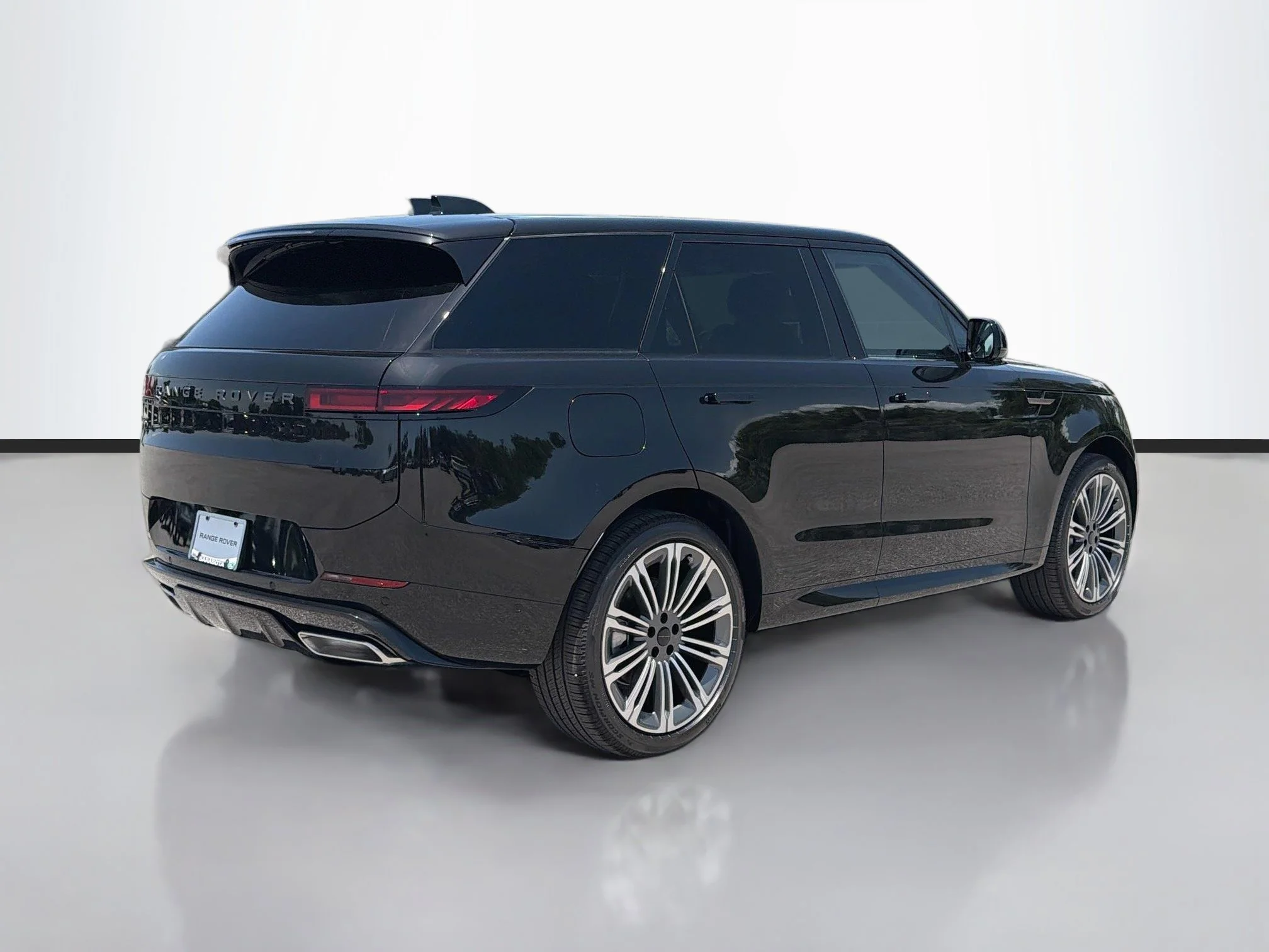 New 2026 Santorini Black Land Rover Dynamic SE image 5