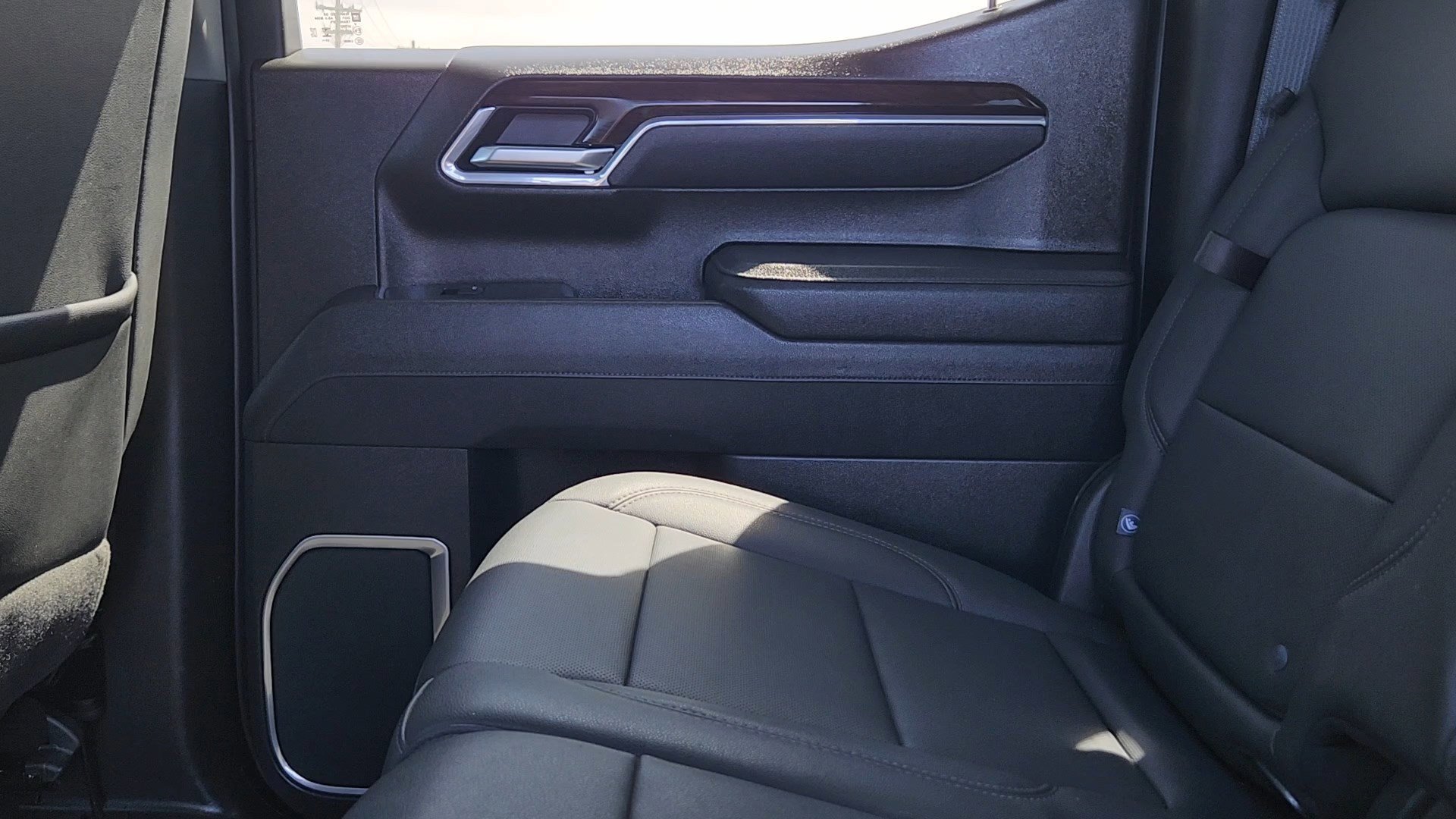 Used 2025 Sterling Metallic GMC SLT image 15