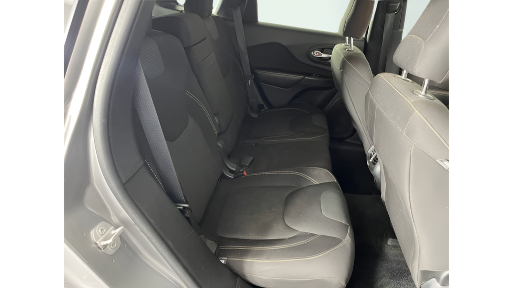 Used 2016 Billet Silver Metallic Jeep Latitude image 14