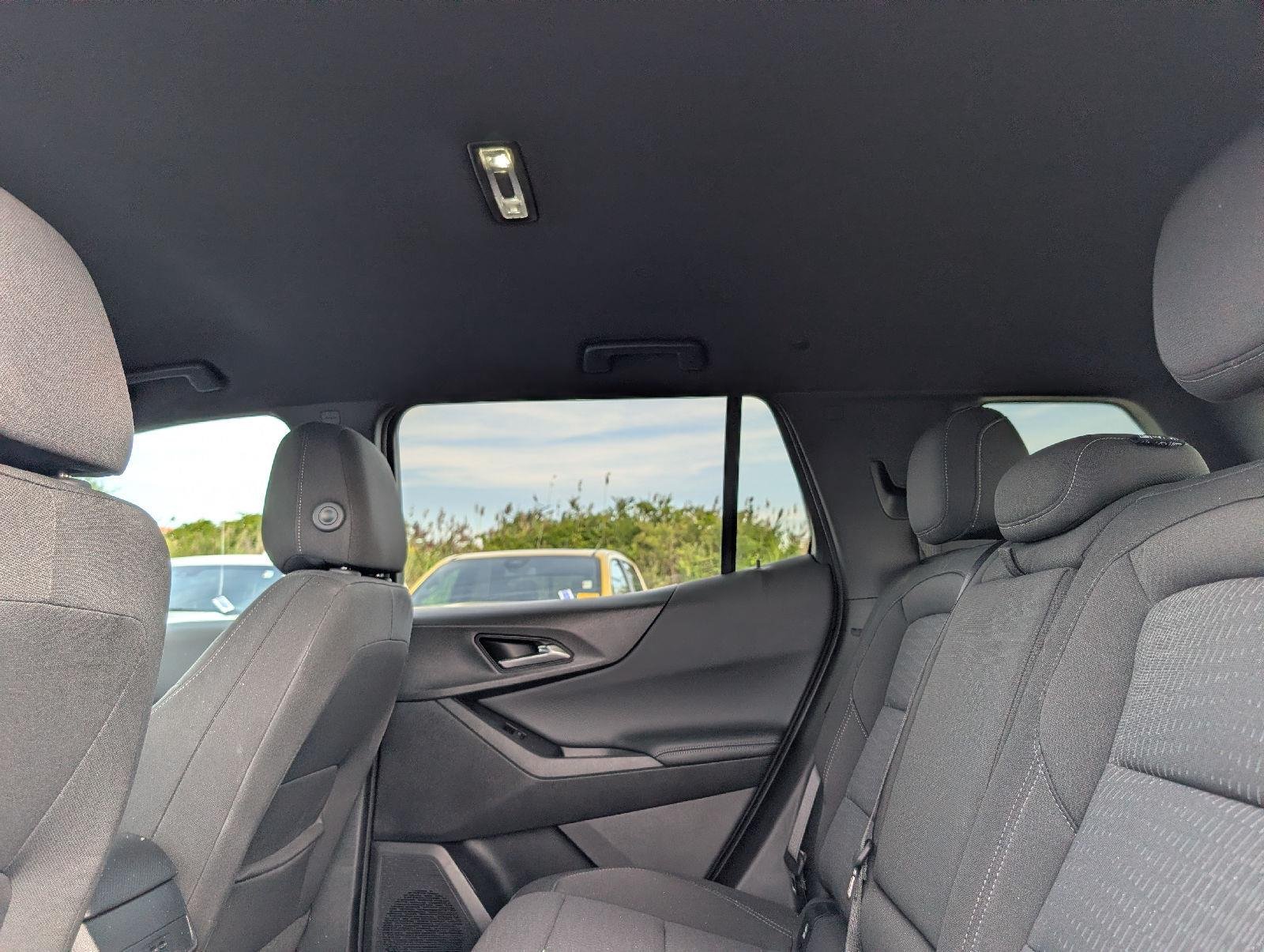 Used 2025 Summit White Chevrolet AWD LT image 11