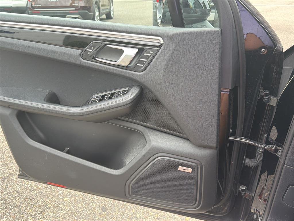 Used 2020 Black Porsche Base image 8