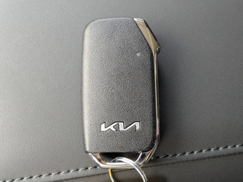 2025 Kia Niro EX Touring - Photo 32