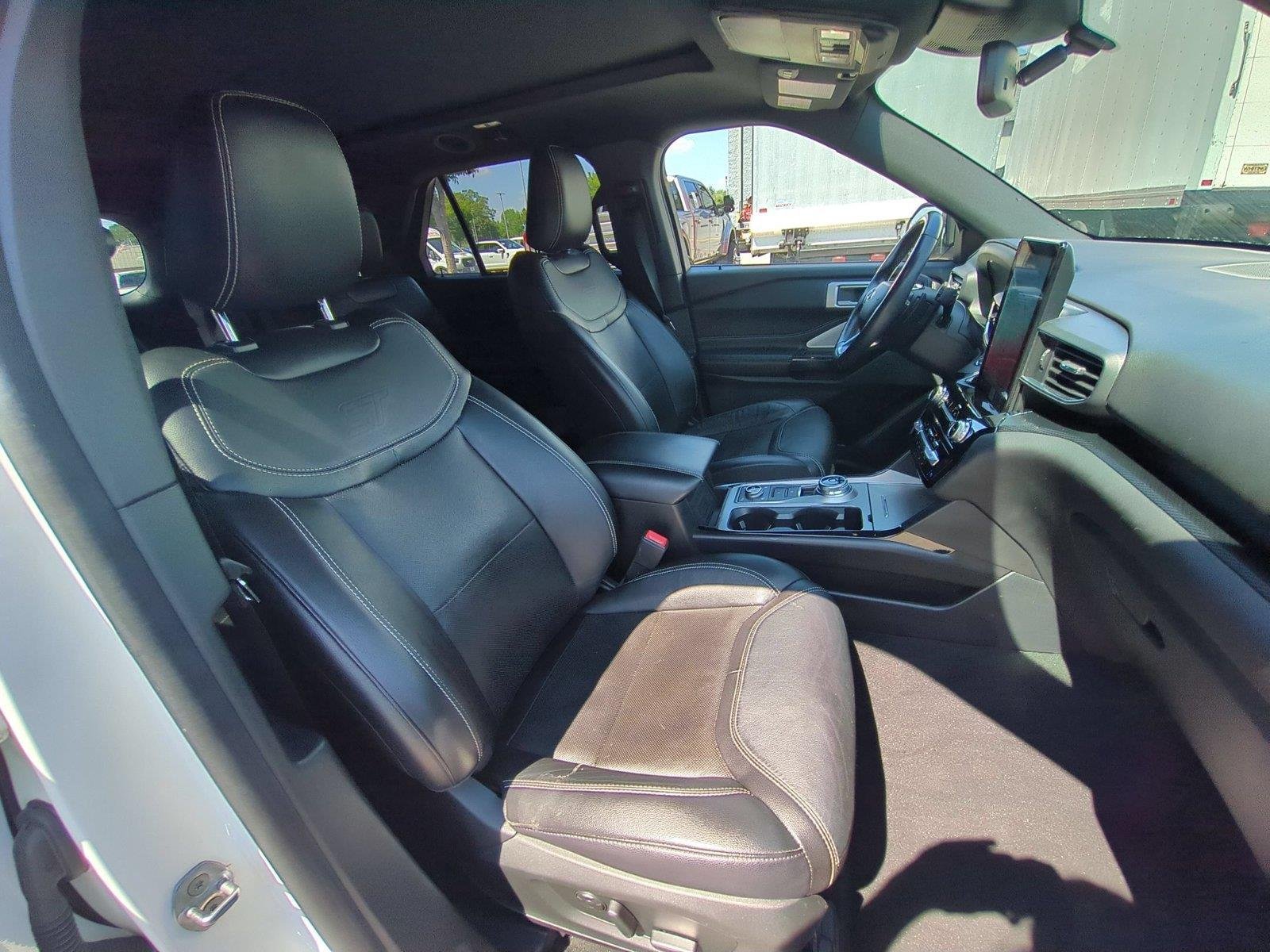 Used 2022 Star White Metallic Tri-Coat FORD ST image 40