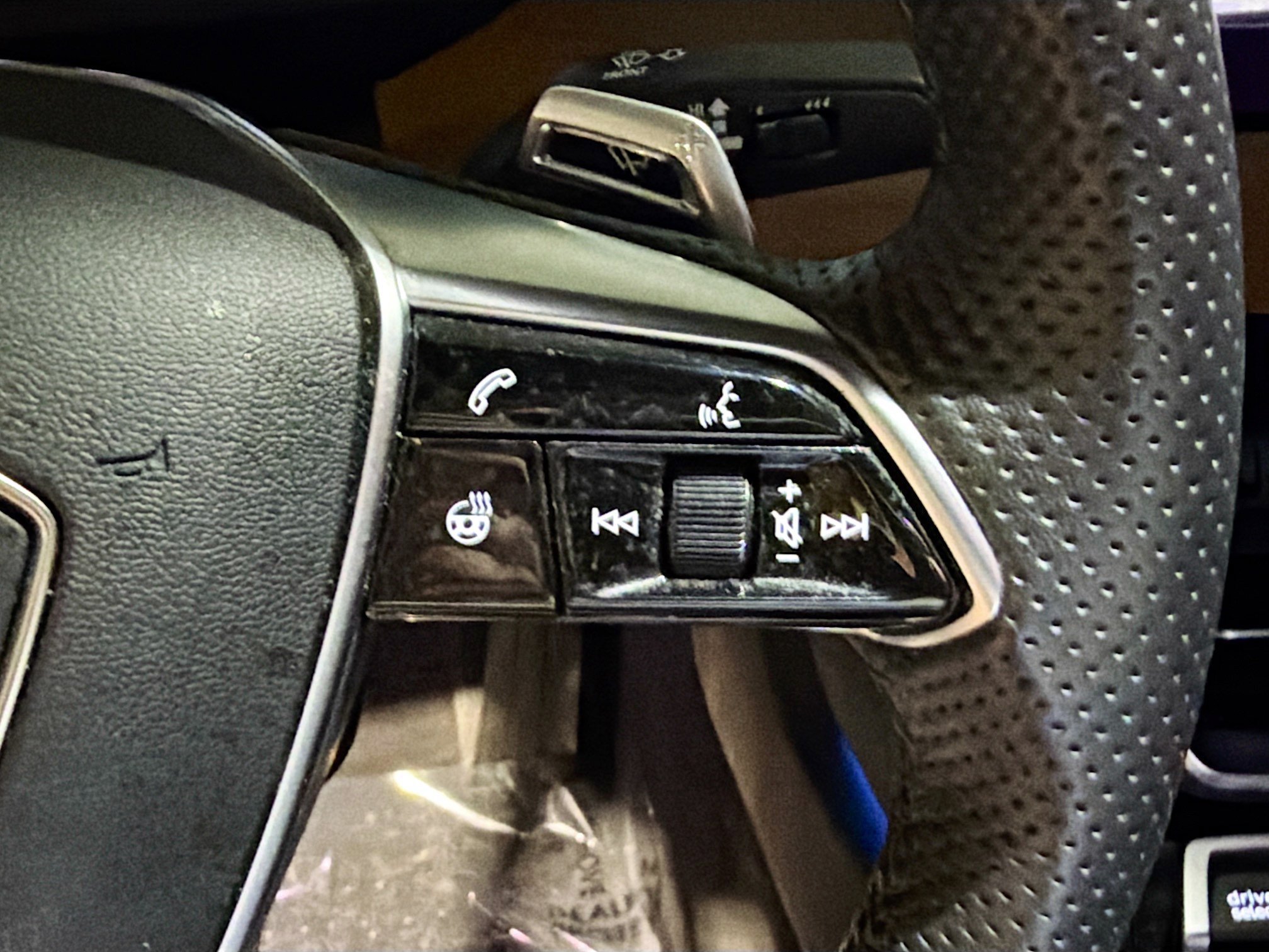 Used 2024 Daytona Gray Pearl Effect Audi Premium Plus image 36