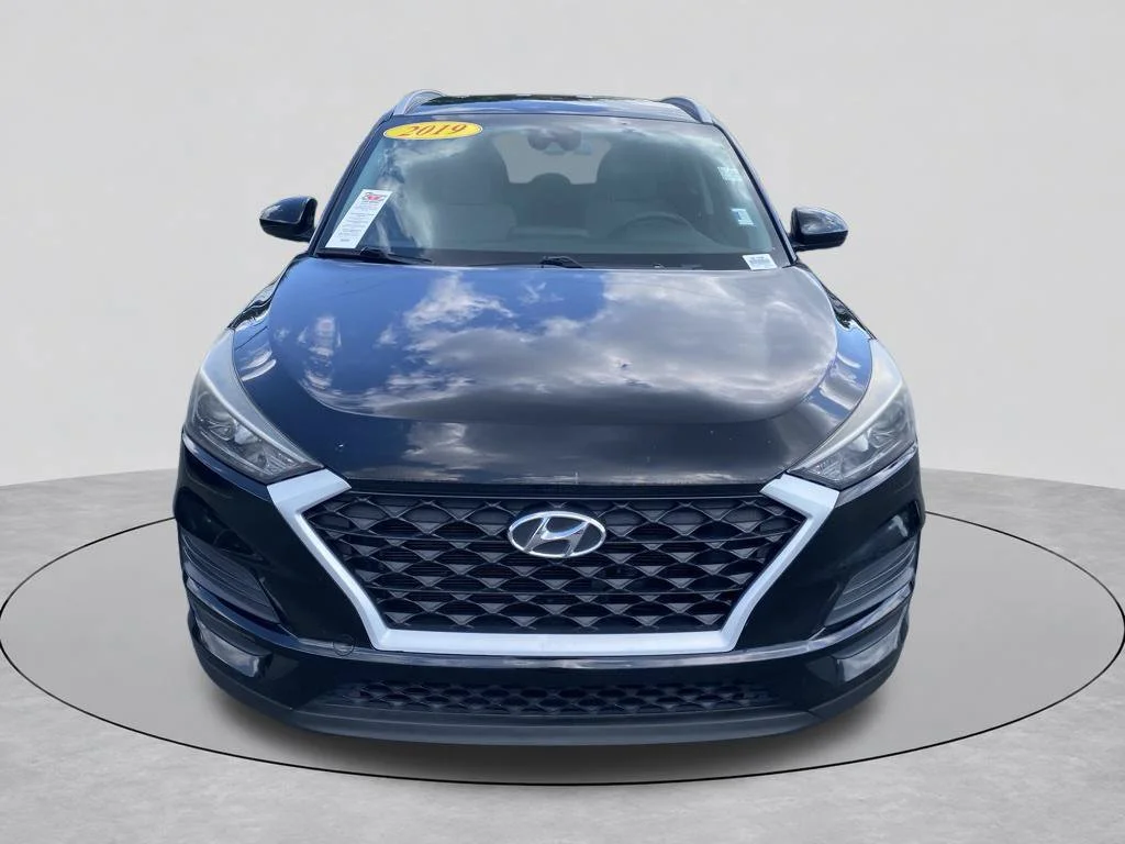 Used 2019 Black Hyundai Value image 18