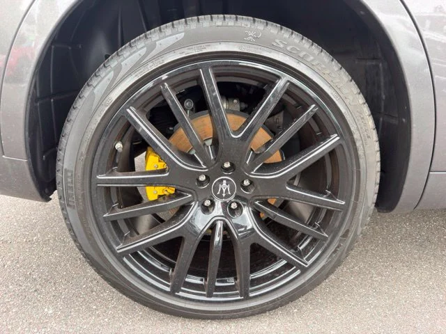 Certified Used 2023 Grigio Maserati Modena image 19