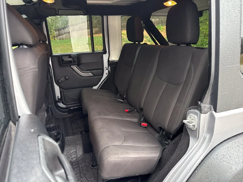 Used 2018 Silver Jeep Unlimited Sport image 22