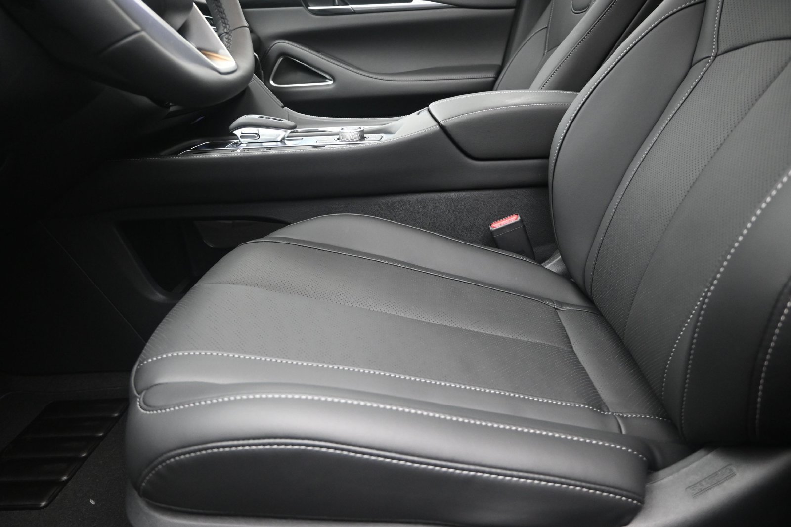 New 2027 MINERAL BLACK INFINITI Sport AWD image 13