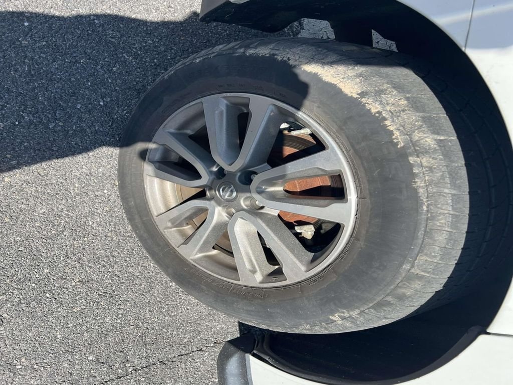 Used 2014 White Nissan SL image 14