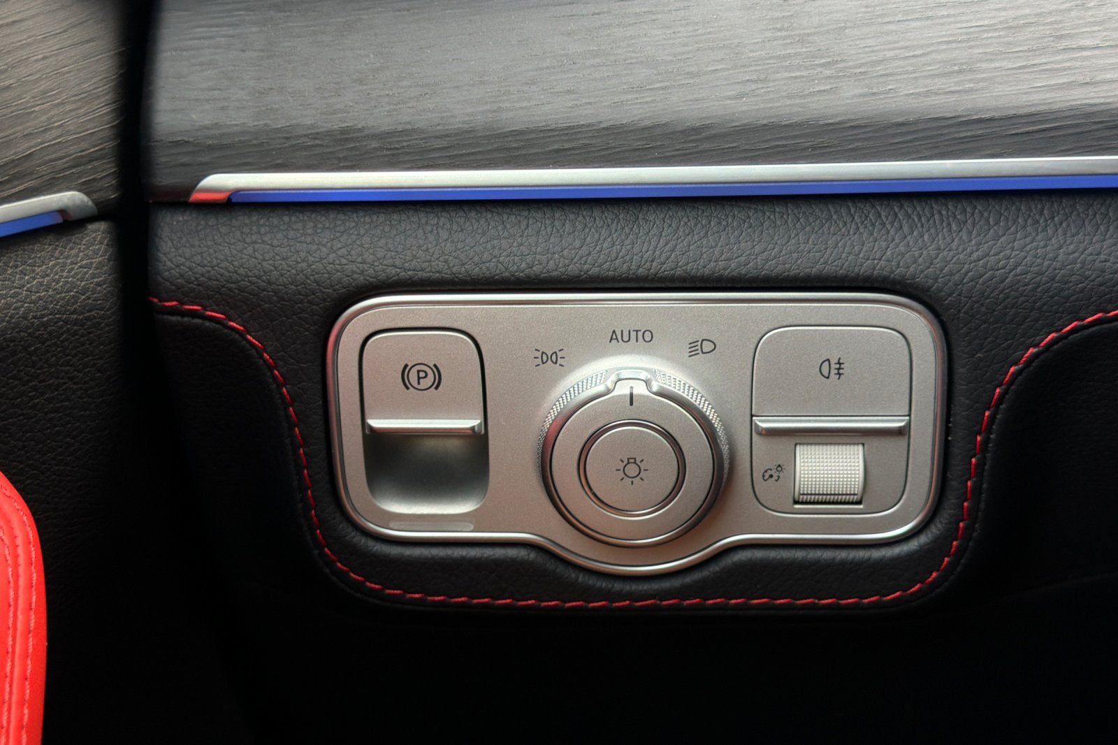 Certified Used 2025 Black Mercedes-Benz GLE 53 AMG® image 31