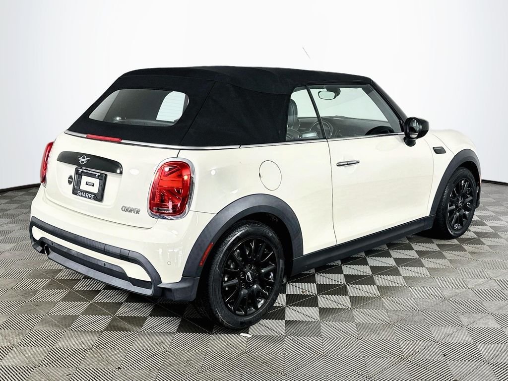 Used 2022 Pepper White MINI Signature image 5