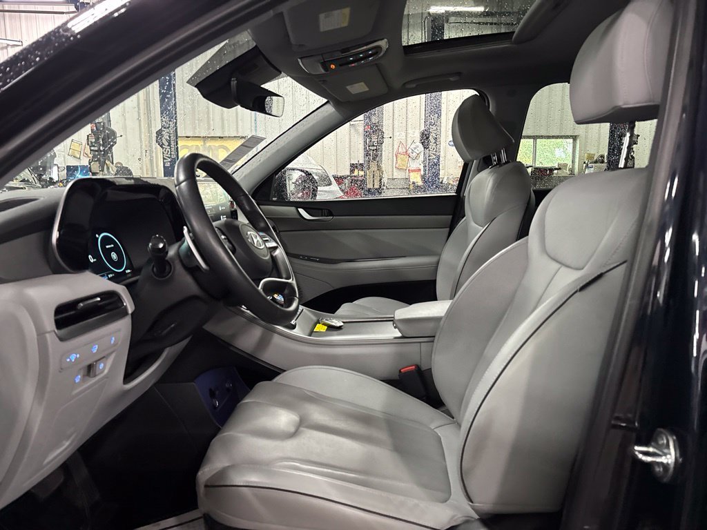 Used 2024 White Hyundai SEL image 11