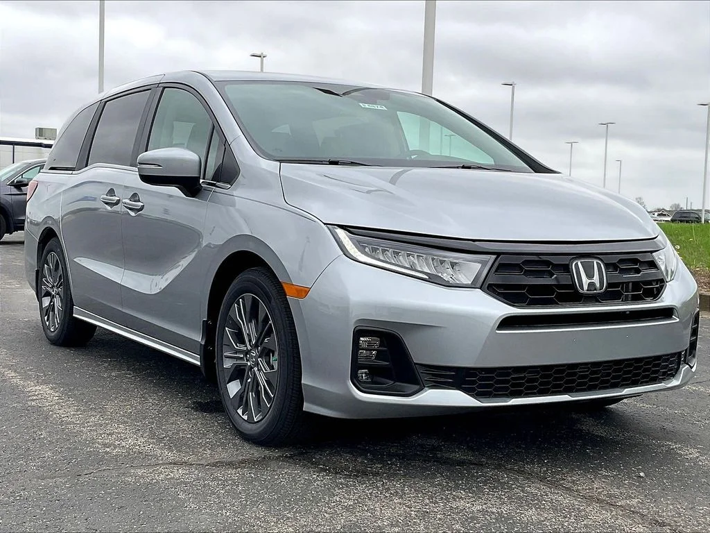 2026 Honda Odyssey Touring's photo