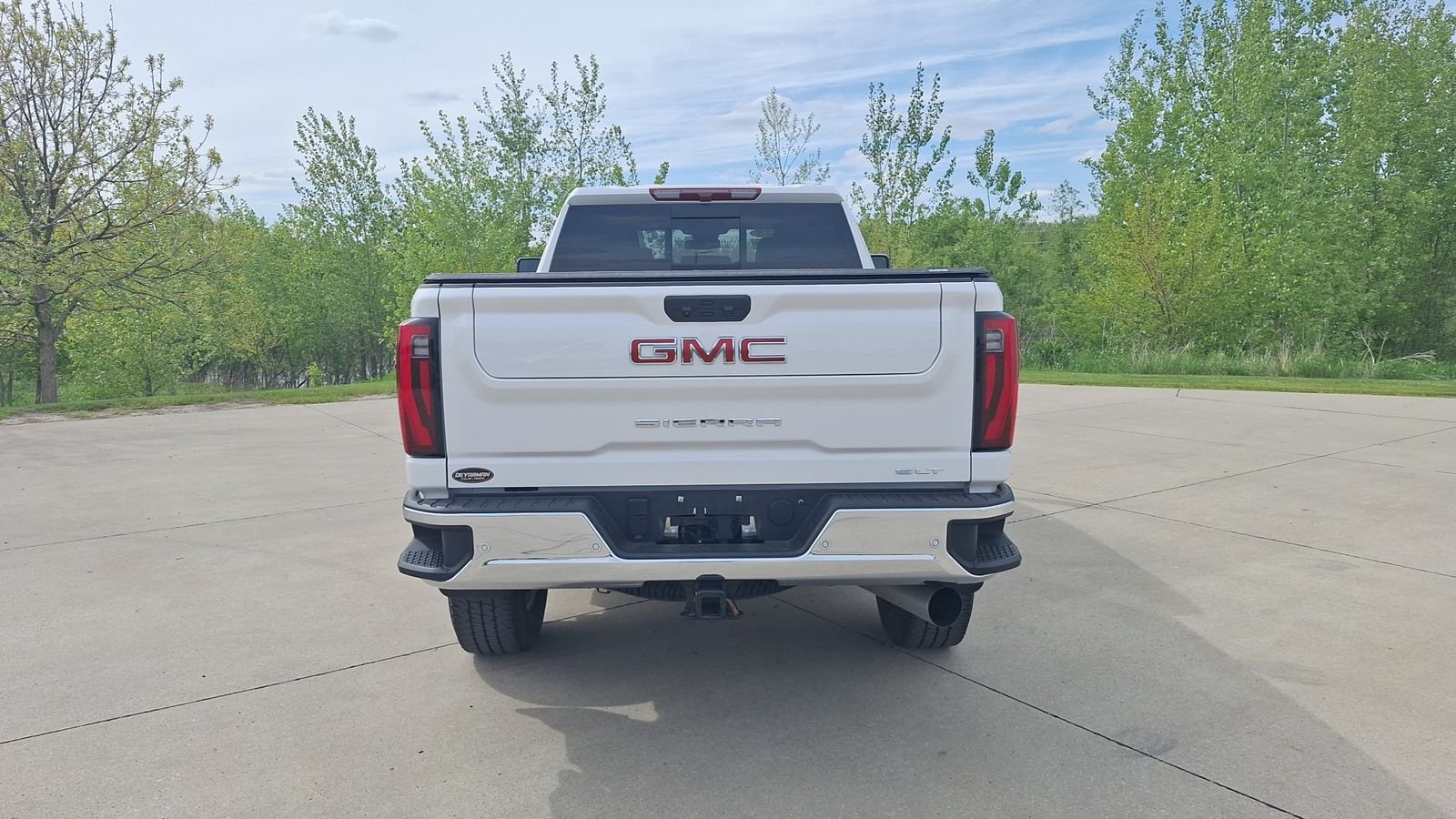 Used 2025 White GMC SLT image 5