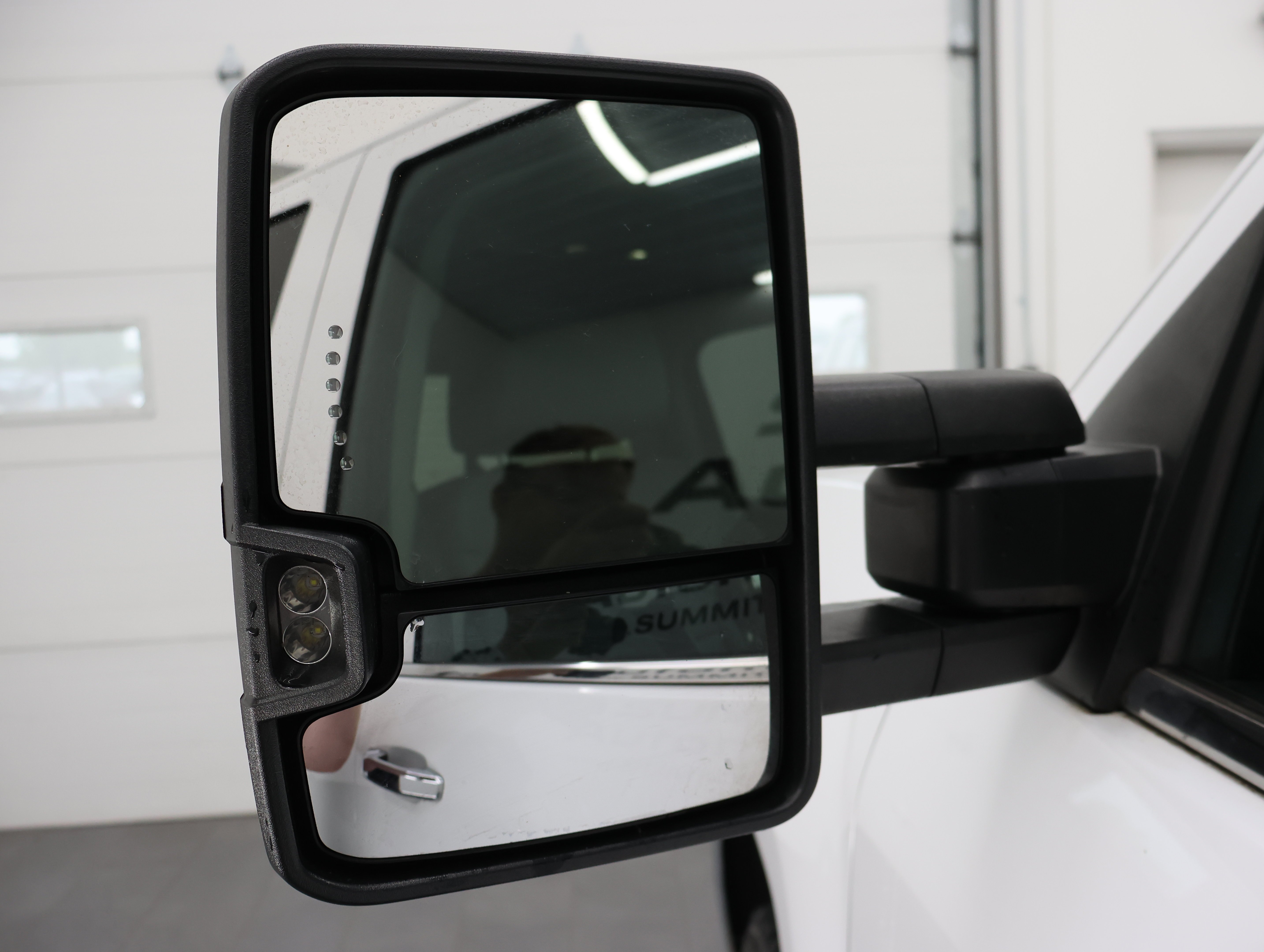 Used 2017 Summit White Chevrolet 4x4 Crew Cab LTZ DRW: CREW-LONG-DRW-LTZ-6.6L DIESEL-4WD-NAV image 36
