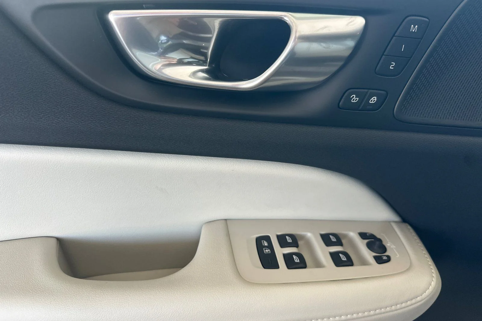 New 2026 Vapour Grey Volvo Ultra image 10