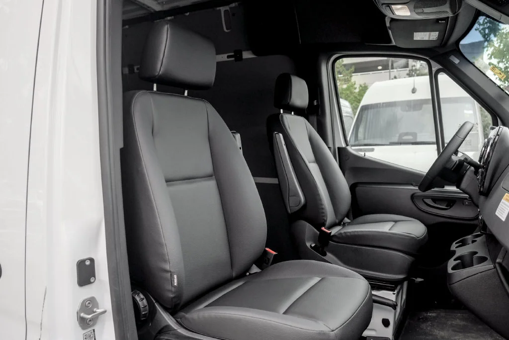 New 2026 Arctic+White Mercedes-Benz Cargo 144 WB image 22