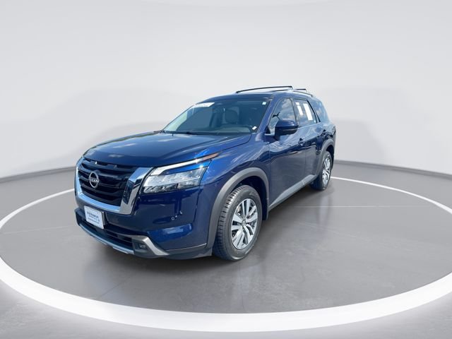 Used 2023 Blue Nissan SL image 4