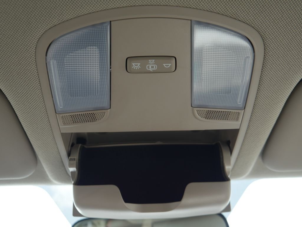 Used 2019 Red Hyundai SE image 33