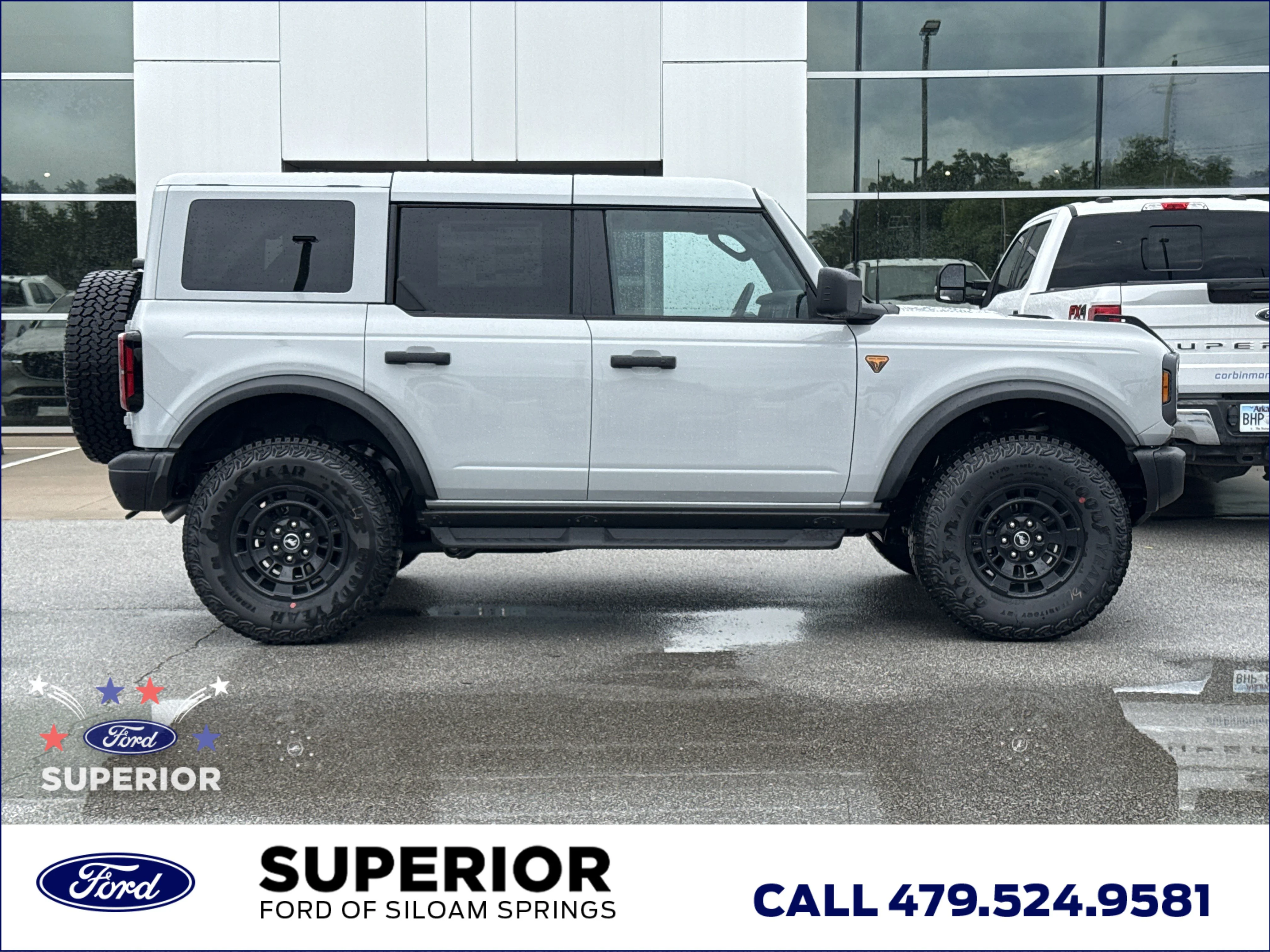 New 2026 Avalanche Gray Ford Badlands 4WD image 2
