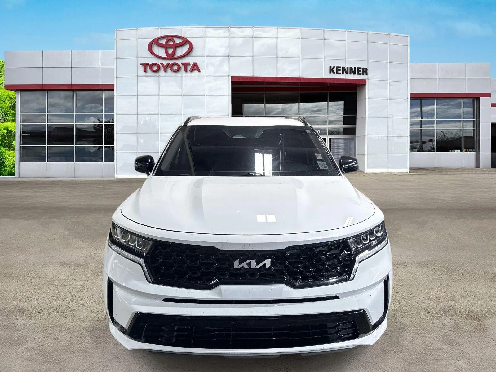Used 2023 Glacial White Pearl Kia S image 9