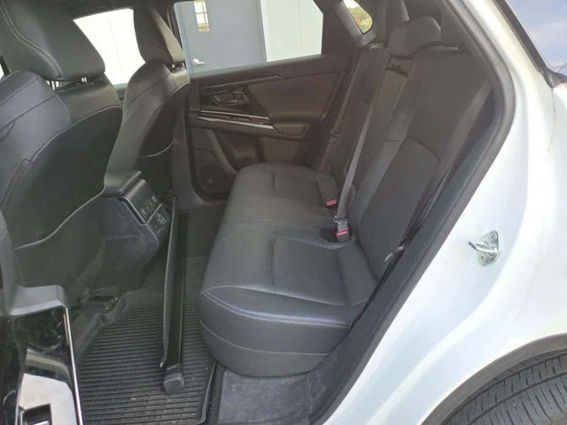 Used 2023 Wind Chill Pearl w/Black Roof Toyota Limited image 5